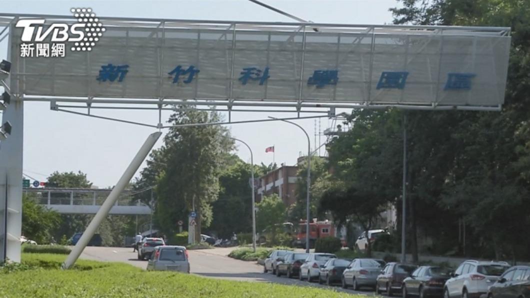 網友留言表示在竹科開車有時候塞車會比走路還慢。(圖/TVBS資料畫面)