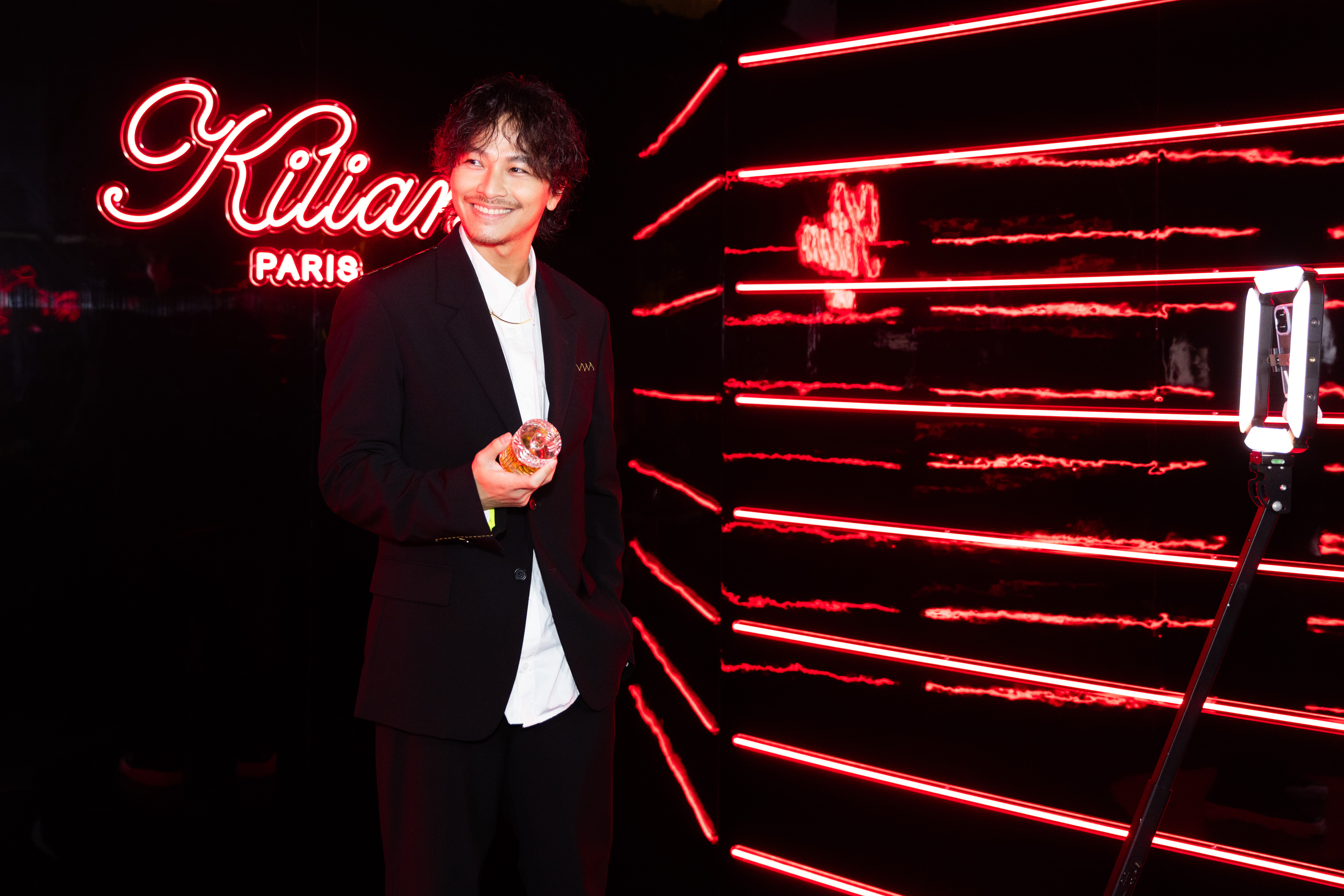 楊銘威在《此時此刻》中的演技備獲肯定。(圖/Kilian Paris提供)