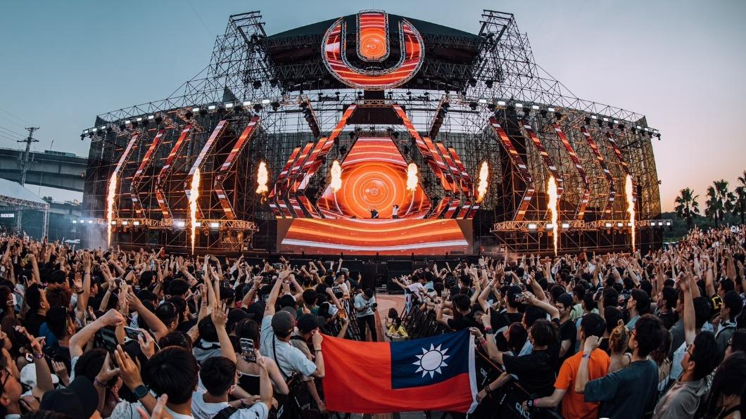 向來以「頂級規格」燈光及音響設備聞名的Ultra Taiwan,從卡司陣容安排到舞台、視覺、燈光、煙霧、煙火皆由美國UMF親自操刀把關。(圖/UMF提供)