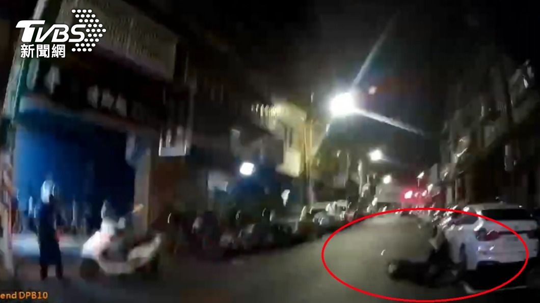 北市清晨傳出街頭喋血,3人持刀互砍釀成2死1重傷的慘劇。(圖/TVBS)