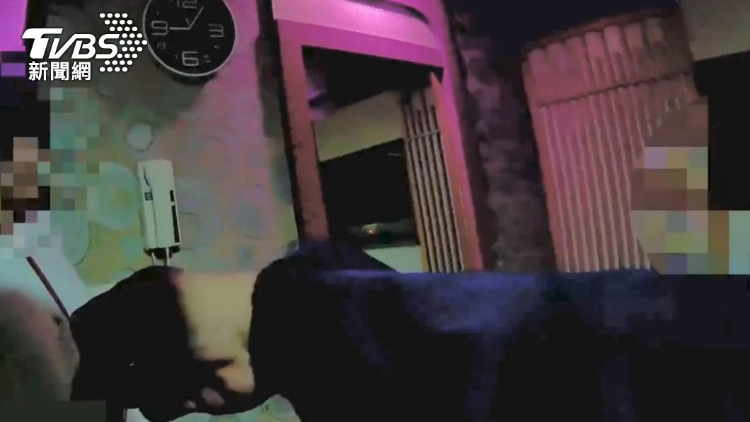 色情密室逃脫?台南SPA館「鐵門+木門+暗門」警破三關逮人