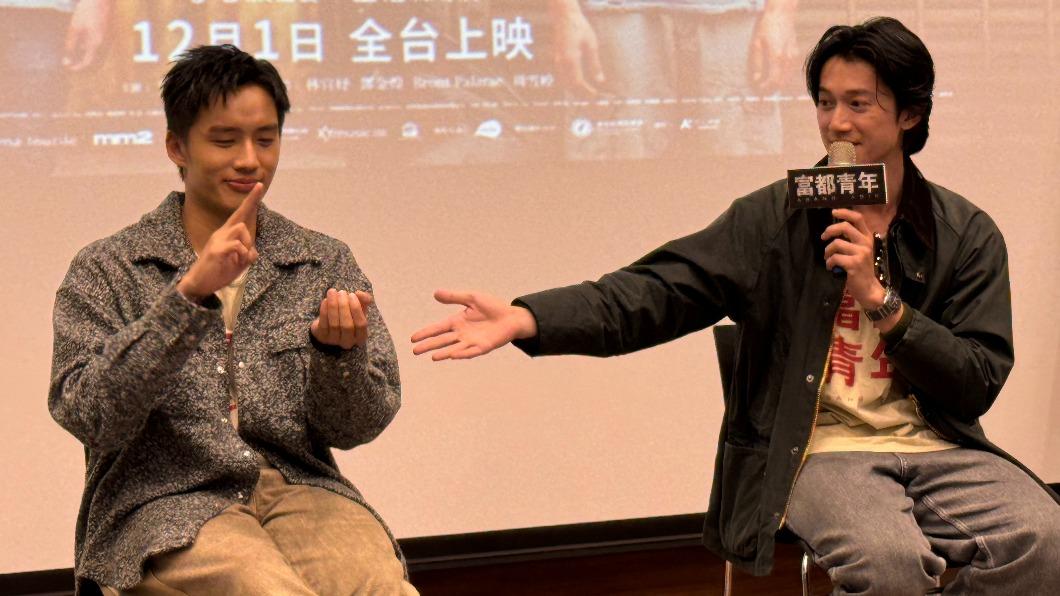 因遇到學生提問手語技巧,意外透露吳慷仁、陳澤耀為戲設計專屬手語。(圖/甲上提供)