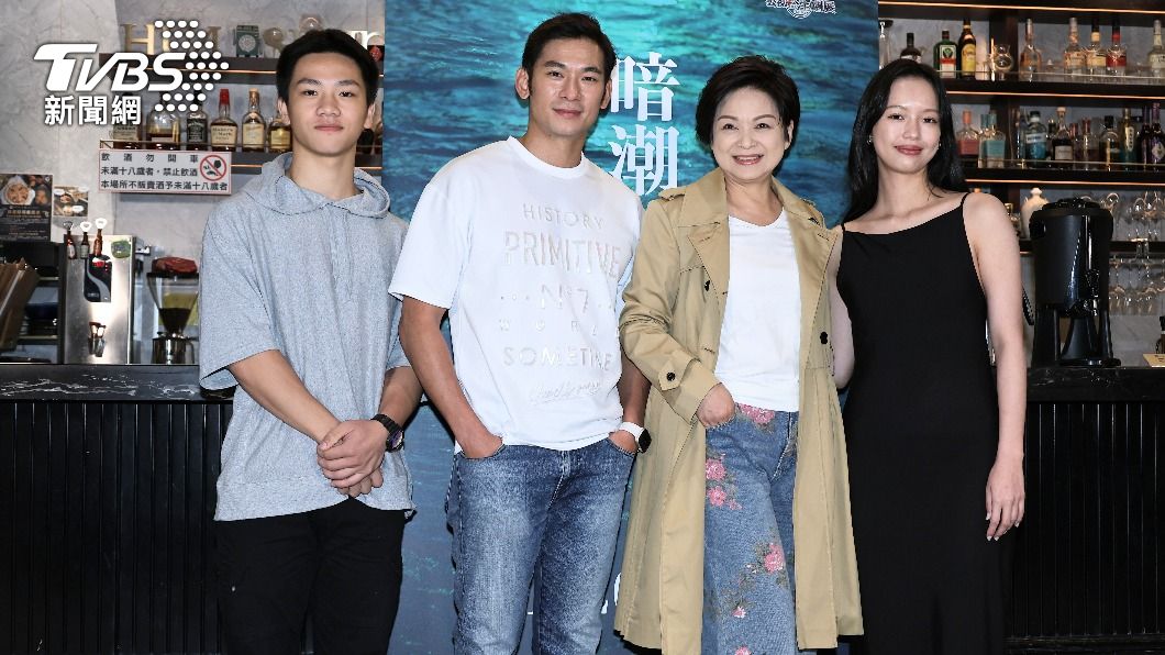 王渝屏(右起)、楊貴媚、亮哲、范睿修出席公視人生劇展《暗潮》媒體茶敘。(圖/張哲鳴攝)
