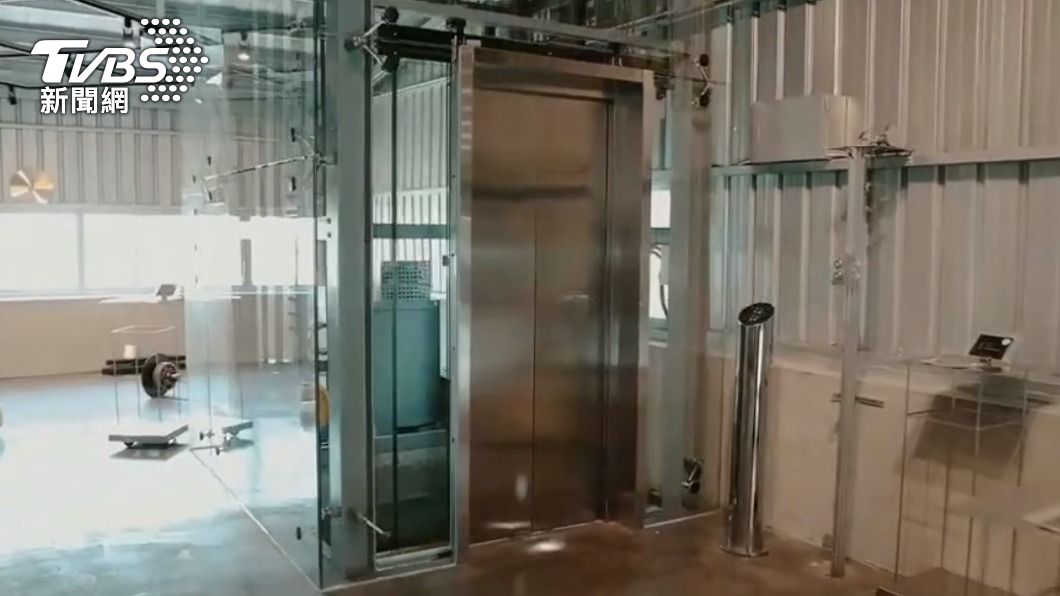 ▲透明電梯擁有聲控功能(圖/CampLink營想力顧問有限公司)