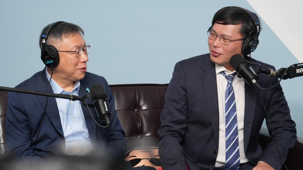柯文哲(圖左)說:「民眾黨5個立委沒有1個黃國昌(圖右)厲害」。(圖/民眾黨提供)