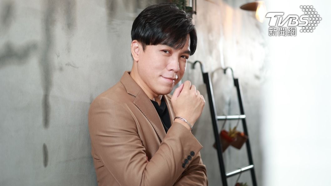 許志豪預告將在「相馮.紅人Show」演唱會上帶來一系列經典老歌。(圖/趙世平攝)