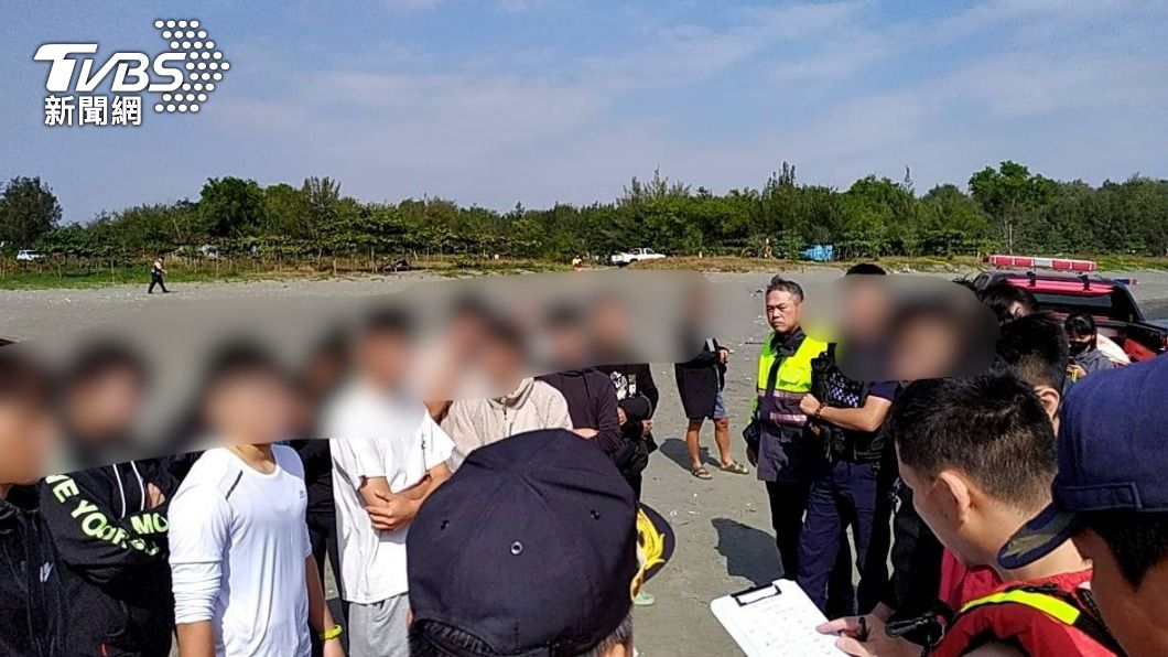 台南消防局獲報後出動10車20人前往救援。(圖/TVBS)