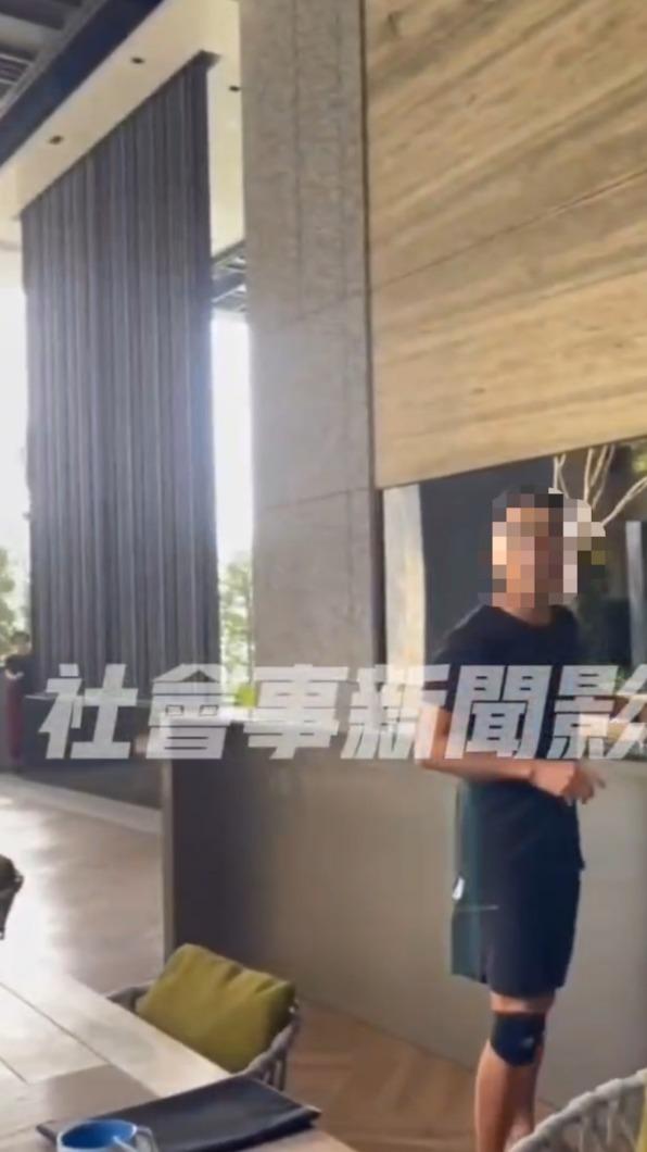 黑衣男子住的該棟大樓疑似為豪宅。(圖/翻攝自社會時事影音)