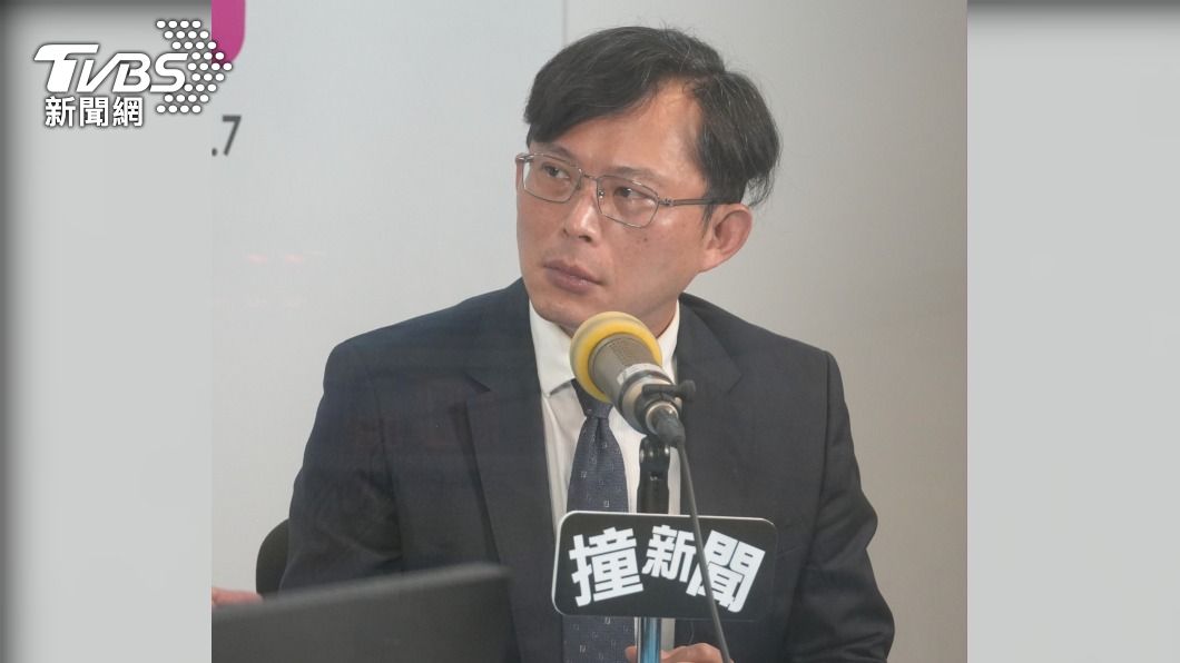 批藍白合比法怪 黃國昌指侯柯配55波:怎會讓弱的當正的