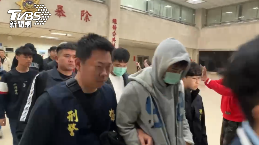 SBL裕隆8球員捲打假球、簽賭案 移送地檢狼狽畫面曝