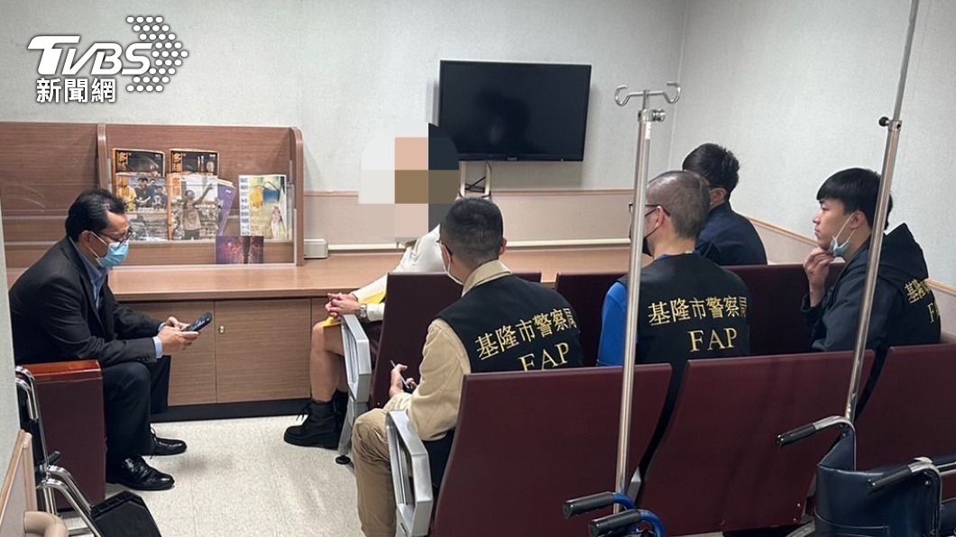 男同學家屬抵台。(圖/TVBS)