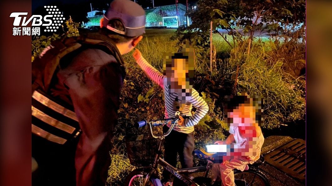 6歲童腳踏車雙載3歲弟卻迷路 暖警帶進巡邏車防寒