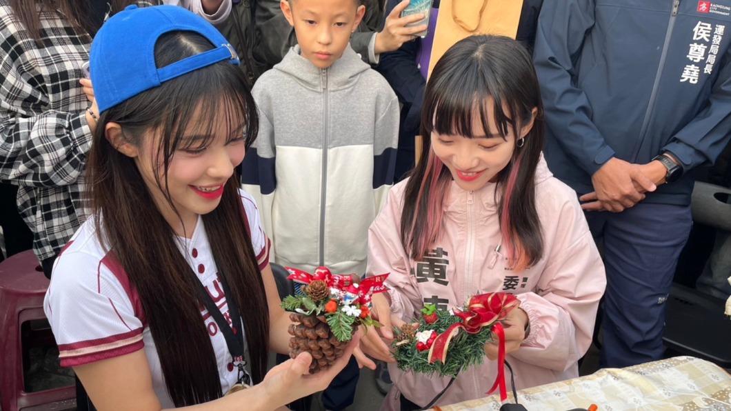 黃捷與李多慧合體。(圖/翻攝自黃捷臉書）