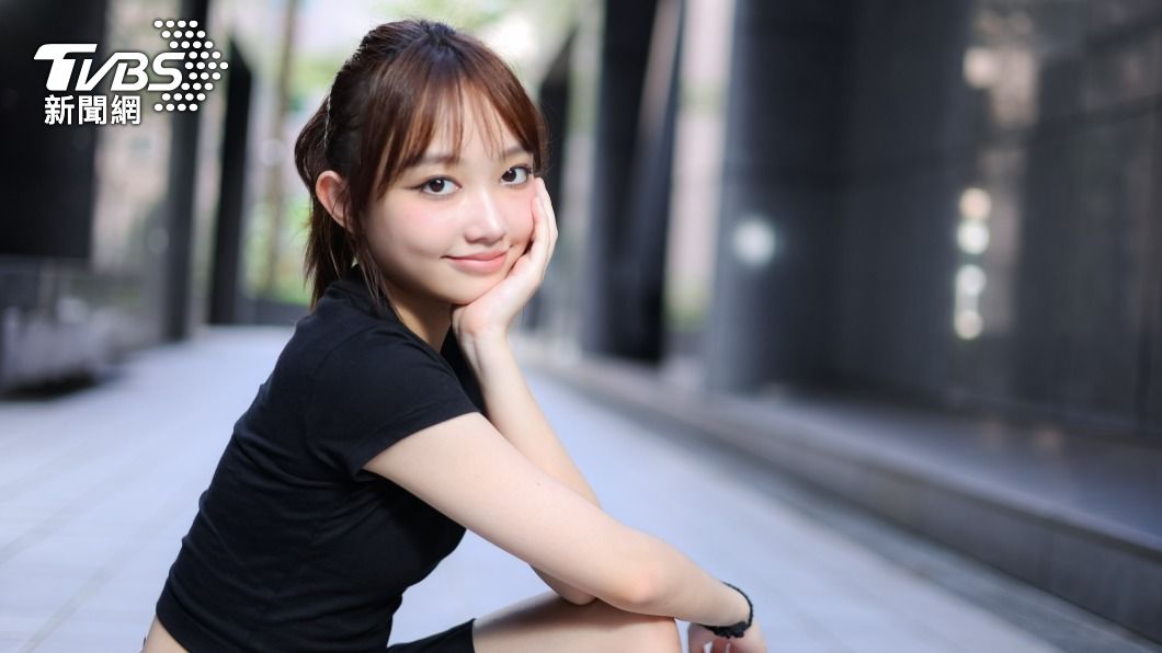 未來少女/音樂才女栩栩「5點起床通勤」兼顧課業 許願跟偶像周興哲合唱