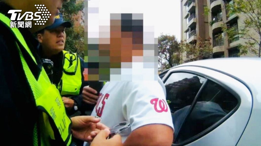 不想入獄躲追查 通緝毒蟲拿雙胞哥證件被識破