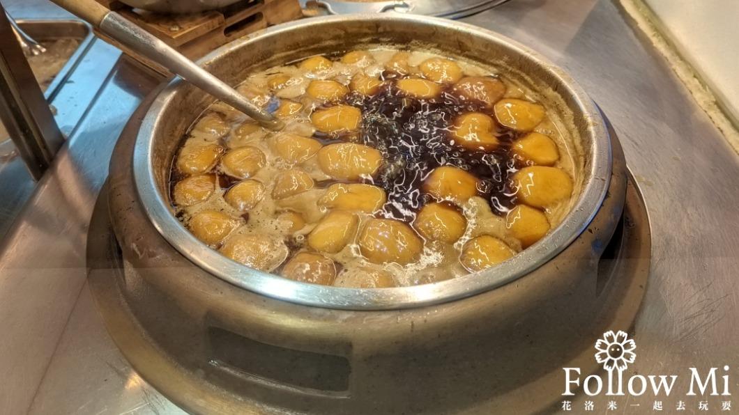 「黑糖燒麻糬」為本店招牌必點。(圖/花洛米一起去玩耍提供)