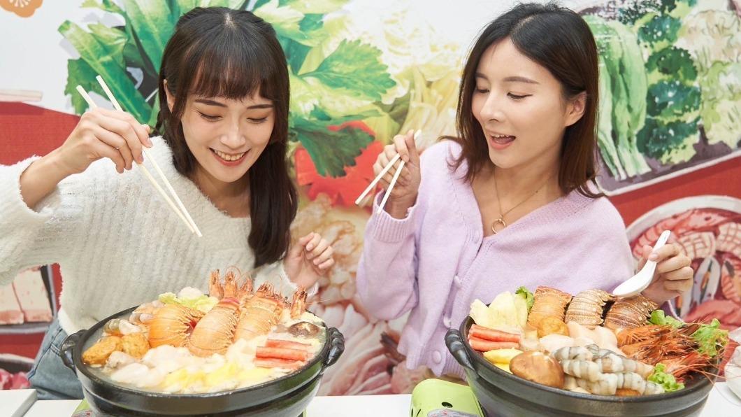天冷嗑鍋！「火鍋大賞」賣場3百款湯物底料任選　日韓夯款也有