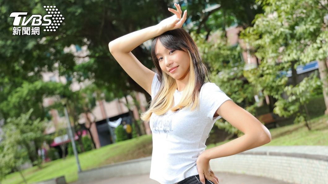 萩璇是團裡的暖心大姐。（圖／趙世平攝）