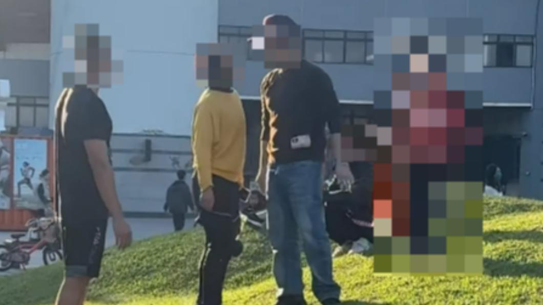 土城母子轉戰板橋又惹衝突。(圖/翻攝Facebook●【爆料公社二社】●)