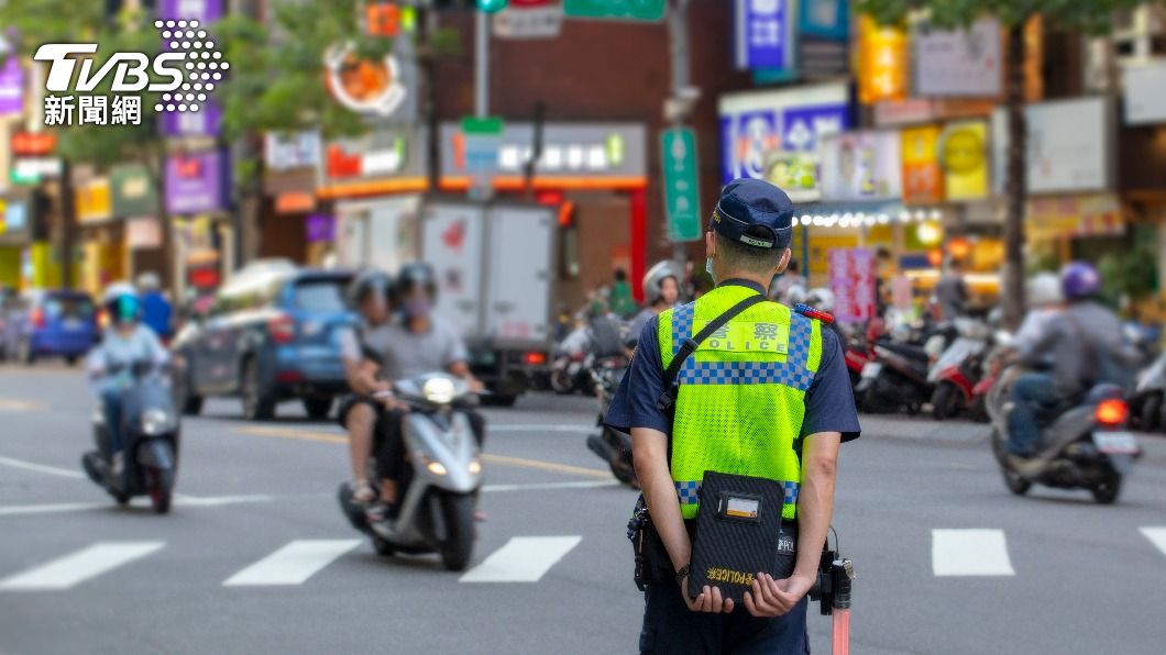 員警將曹男攔下經酒測值檢驗0.63毫克。（示意圖，非當事人／shutterstock達志影像）