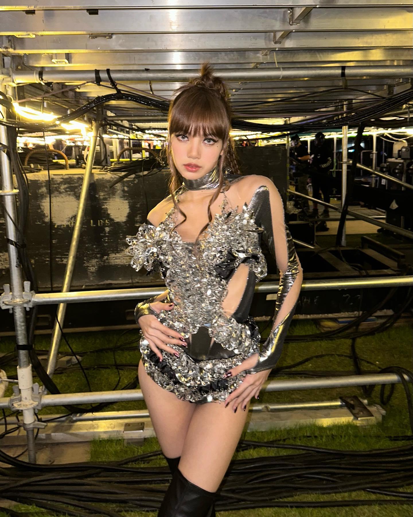 之前不少韓媒透露LISA的個人約將簽給國外公司。(圖/翻攝自LISA IG)