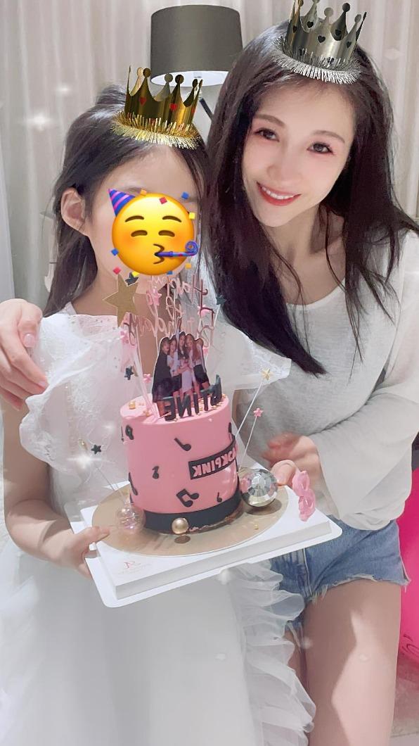 沈玉琳的女兒已經8歲了。（圖／翻攝自芽芽臉書）
