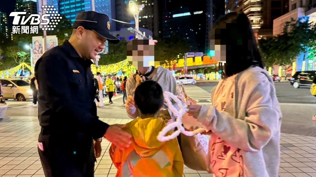 想去新北耶誕城！男童沒跟家人說就偷溜　新北警連2日助迷途童