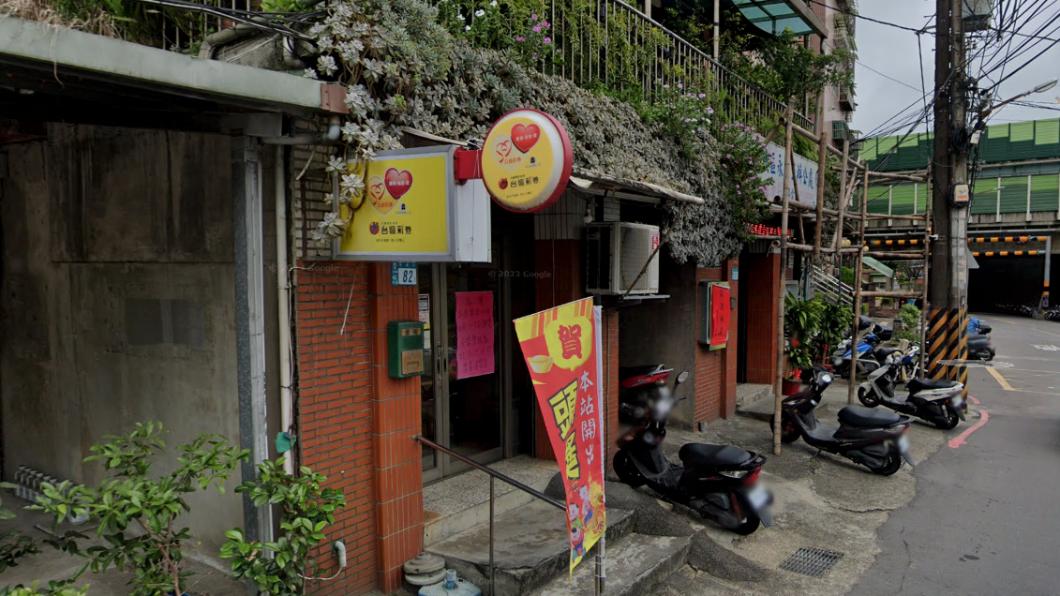 投注站位落高速公路涵洞旁，附近甚至很難找到黃線臨停。（圖／翻攝自Google地圖）