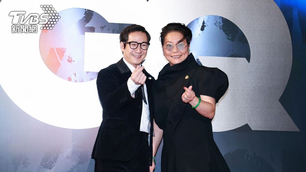 奧斯卡得主13歲後再登台!關繼威緊牽愛妻放閃甜出蜜