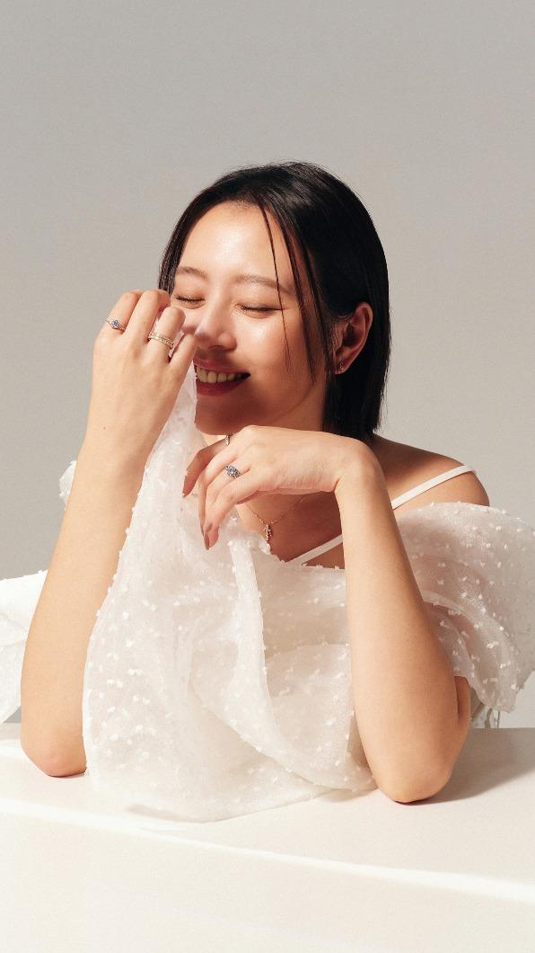 劉品言親吐感情觀。(圖/《ELLE WEDDING》提供)