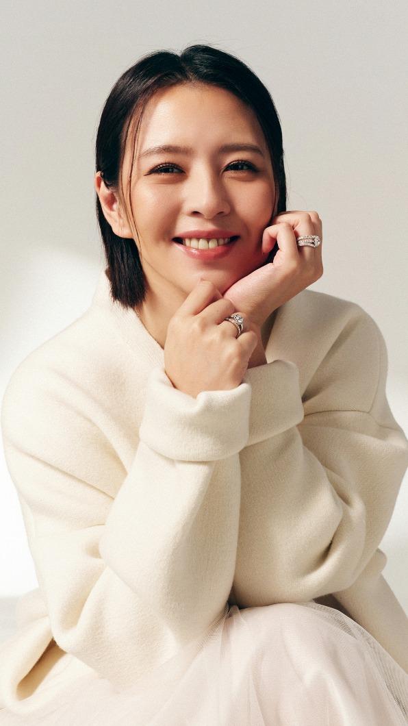 劉品言曾被親友不斷催婚。(圖/《ELLE WEDDING》提供)