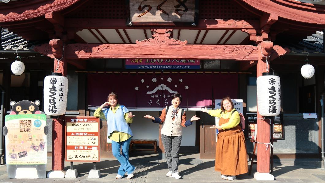 嚴藝文、楊貴媚和鍾欣凌一起出外景。(圖/桂田文化藝術基金會提供)