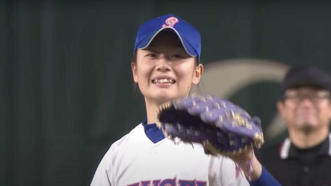 三振鈴木一朗的女高中生堂前凌那,(圖/翻攝自YouTube@ TBS Sports)
