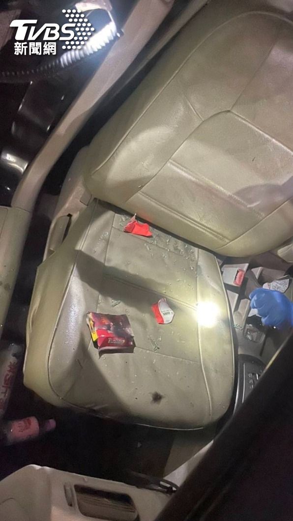 車輛起火燃燒未造成人員傷亡。(圖/TVBS)