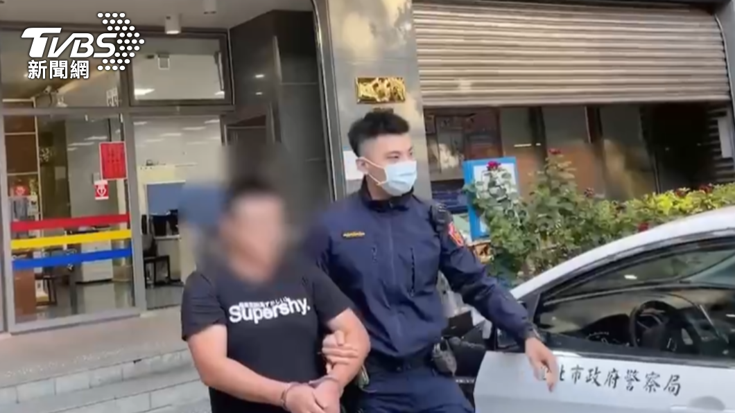 警方將人移送地檢署。(圖/TVBS)