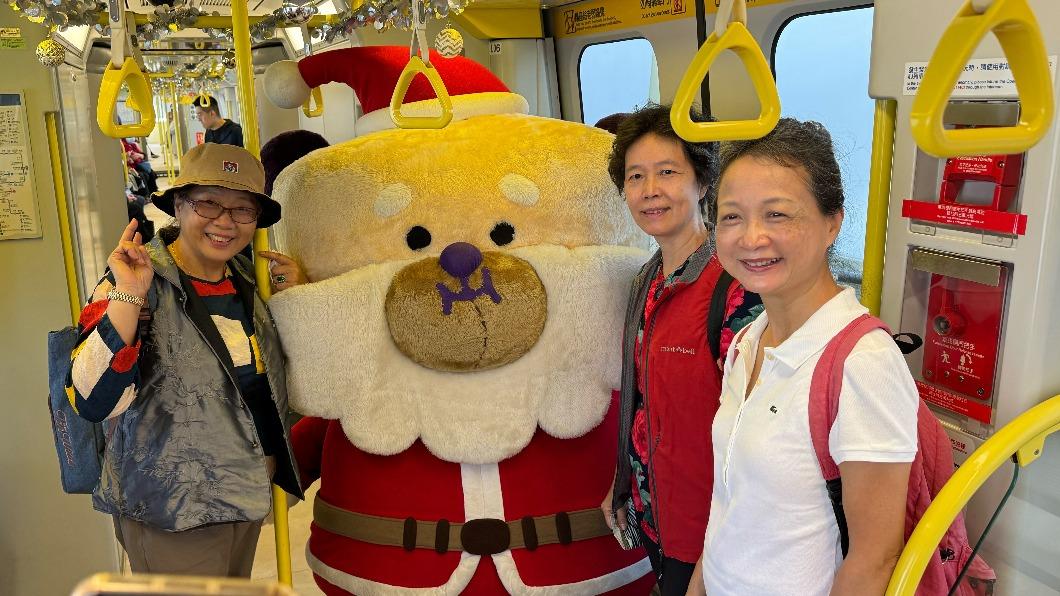 新北耶誕城/環狀線限定雪粼列車 桑塔熊「這時間」驚喜現身