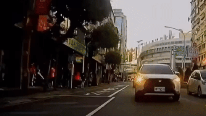 前車熱心民眾提供行車影像。（圖／民眾提供）