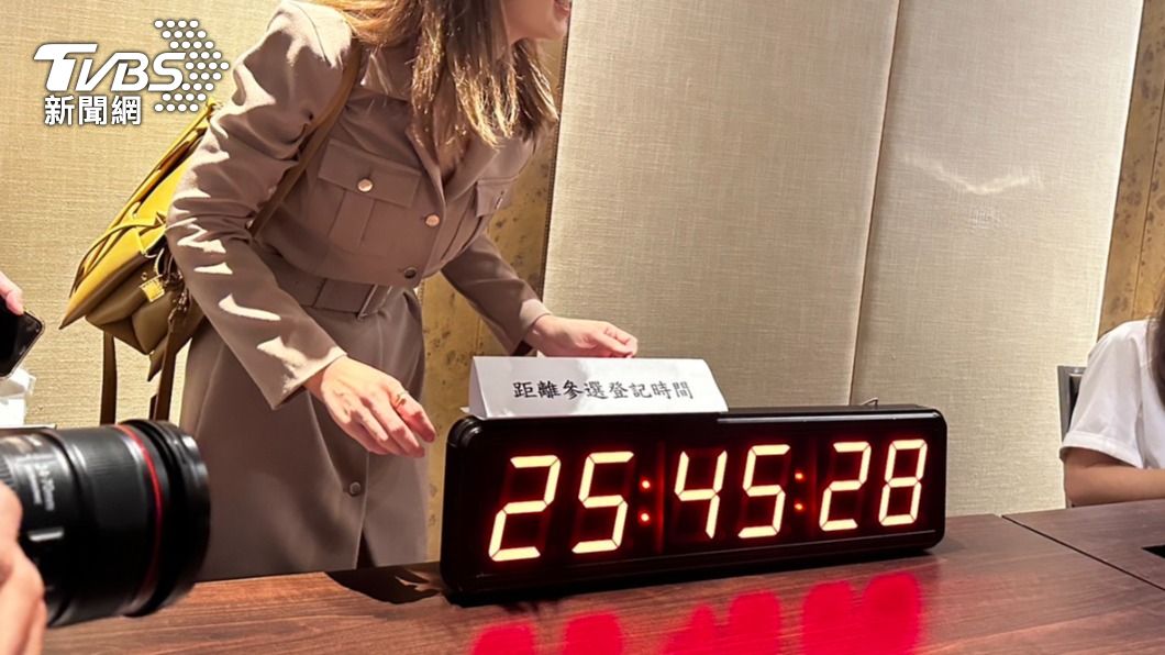 三巨頭過招！郭台銘霸氣「包下君悅套房」　邀侯友宜住一晚