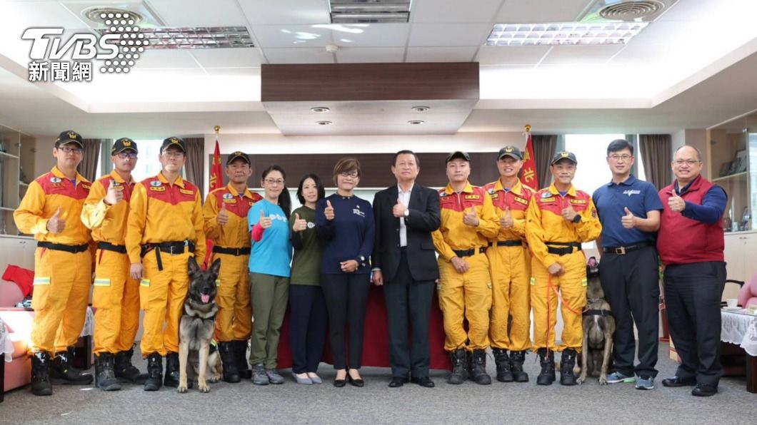 台日交流！北市消防攜手日本大島救助犬學校  強化搜救量能