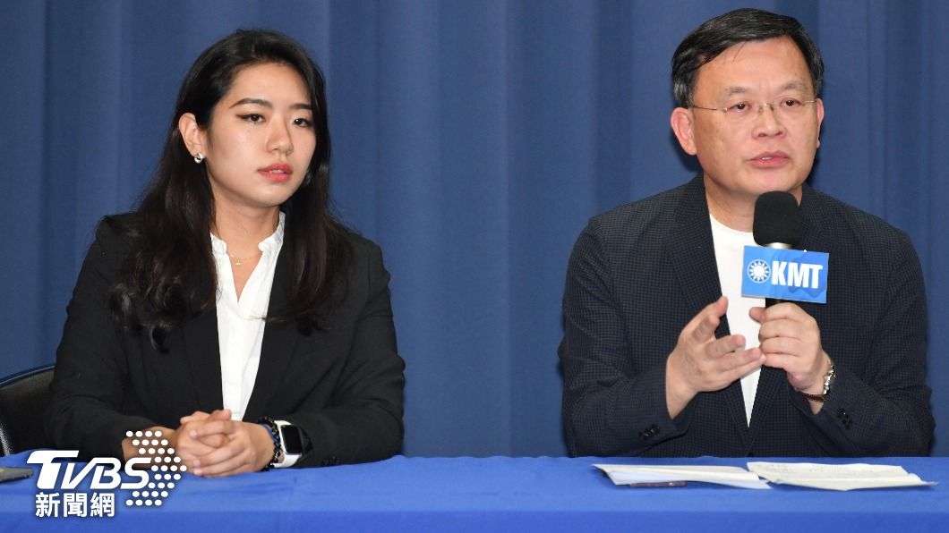 國民黨今晚舉行記者會。(圖/胡瑞麒攝)