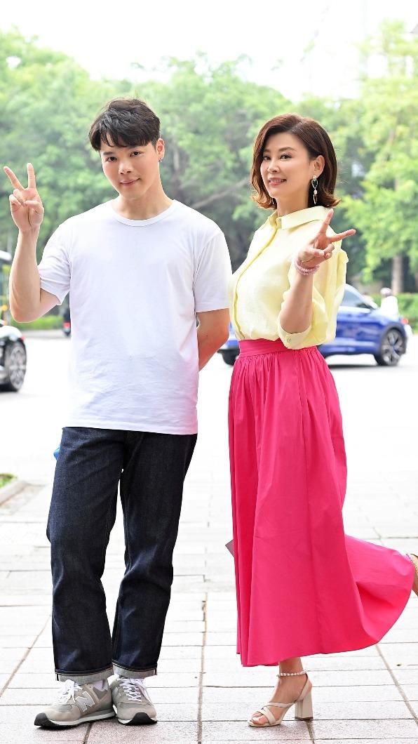 方馨、夏天珞首度合作。(圖/台視提供)