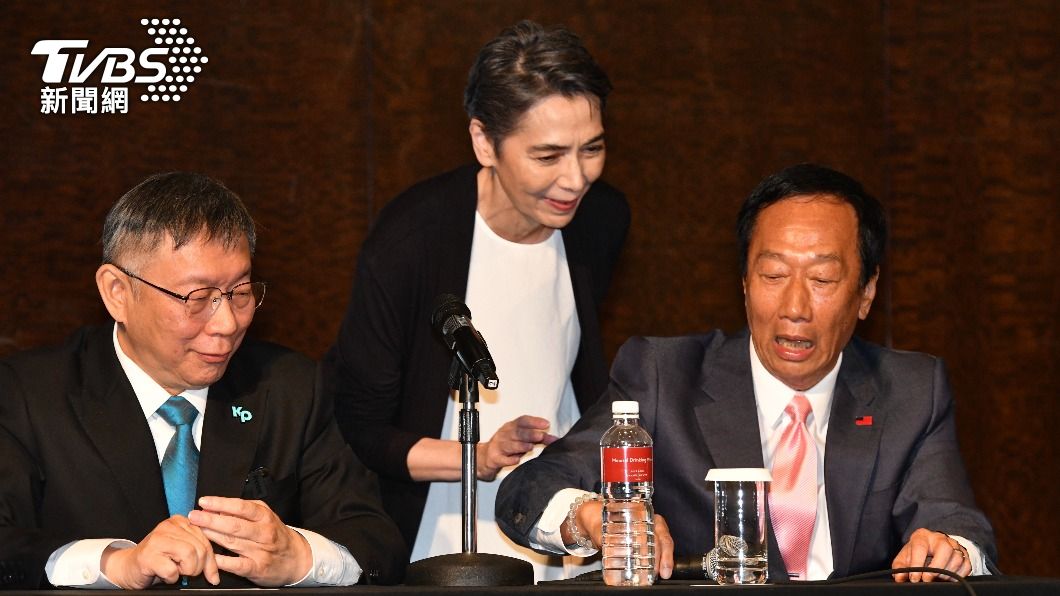 邱毅認為柯文哲不必再跟侯友宜談,直接「柯郭配」或「柯霞配」二擇一。(圖/胡瑞麒攝)