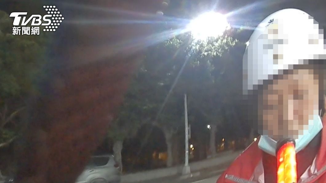 高雄女謊稱僅喝一口 撒嬌避酒測:你們不會讓我過啦!