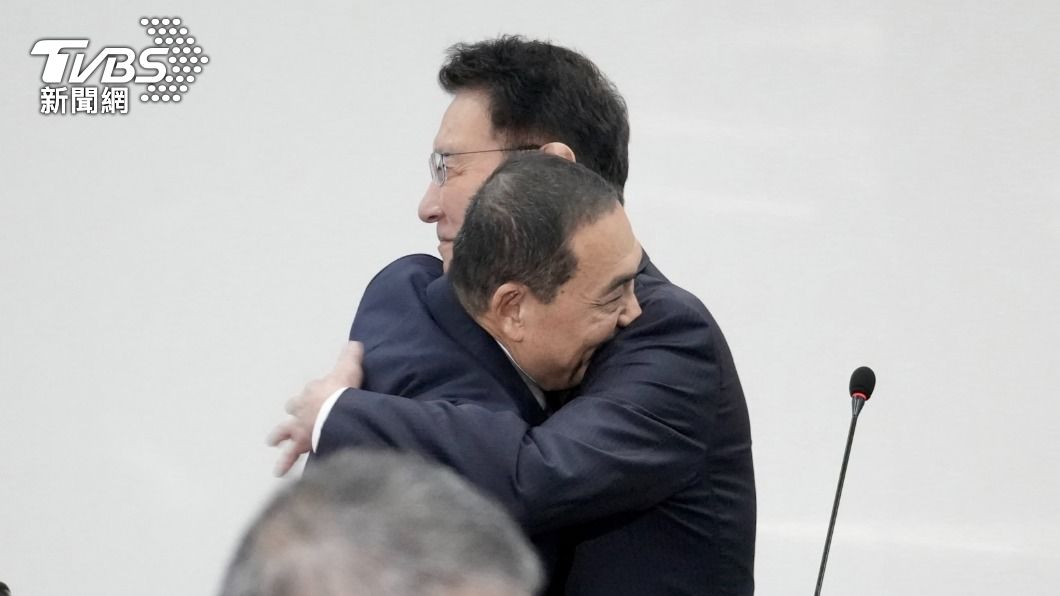 國民黨總統參選人侯友宜宣布副手為趙少康。(圖/區國強攝)