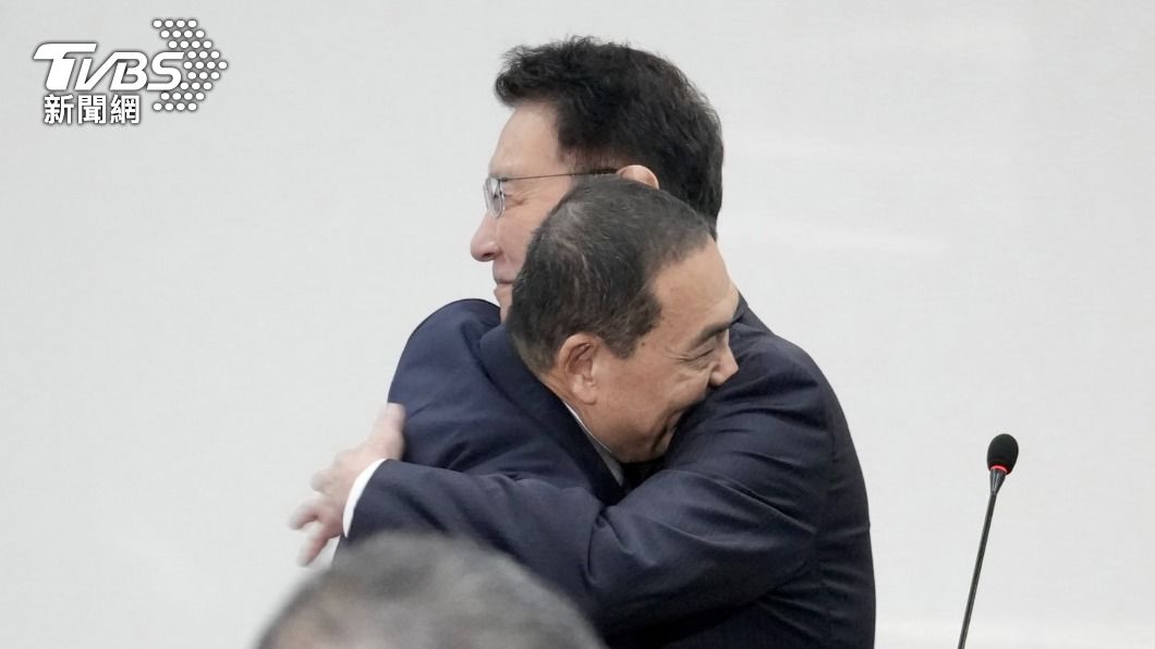 國民黨總統參選人侯友宜宣布副手為趙少康。（圖／區國強攝）