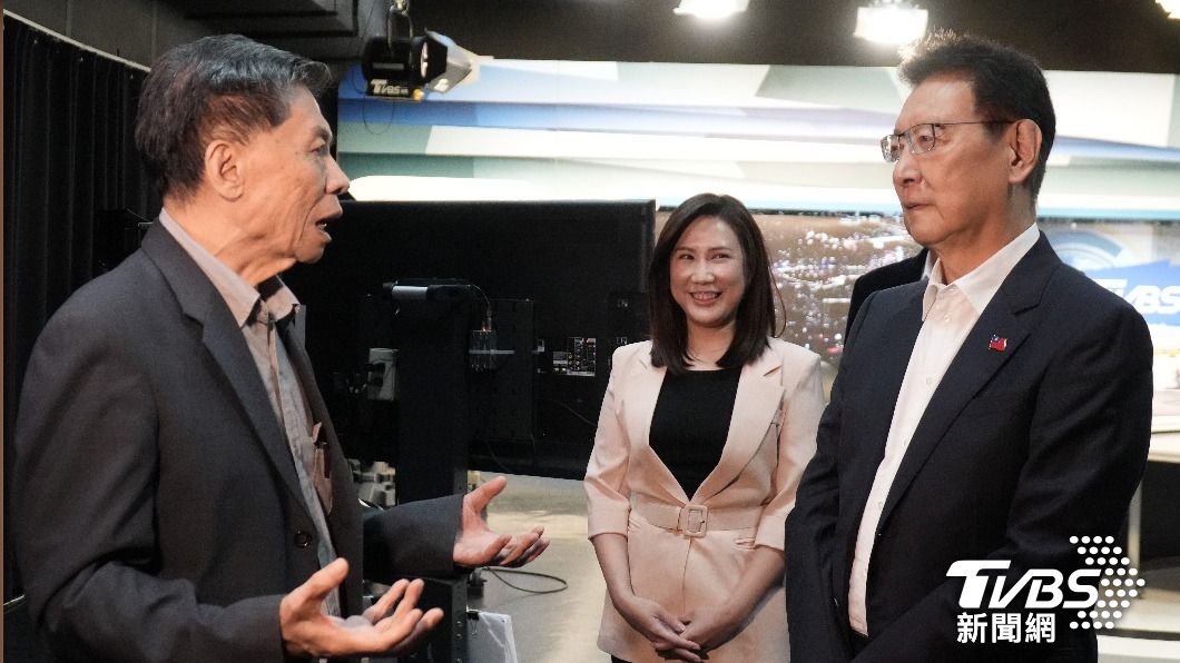 綠不滿趙少康「政見會當戰情室」 白營笑:老沈沒來少一味
