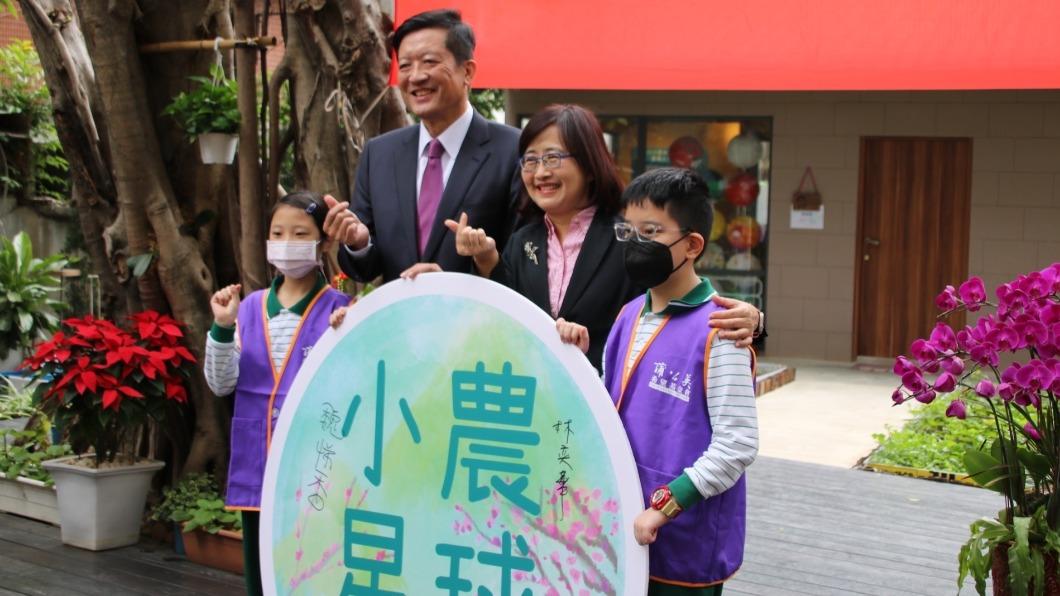 有愛無礙!蒲公英希望基地啟動 林奕華偕身障者灌溉希望之樹