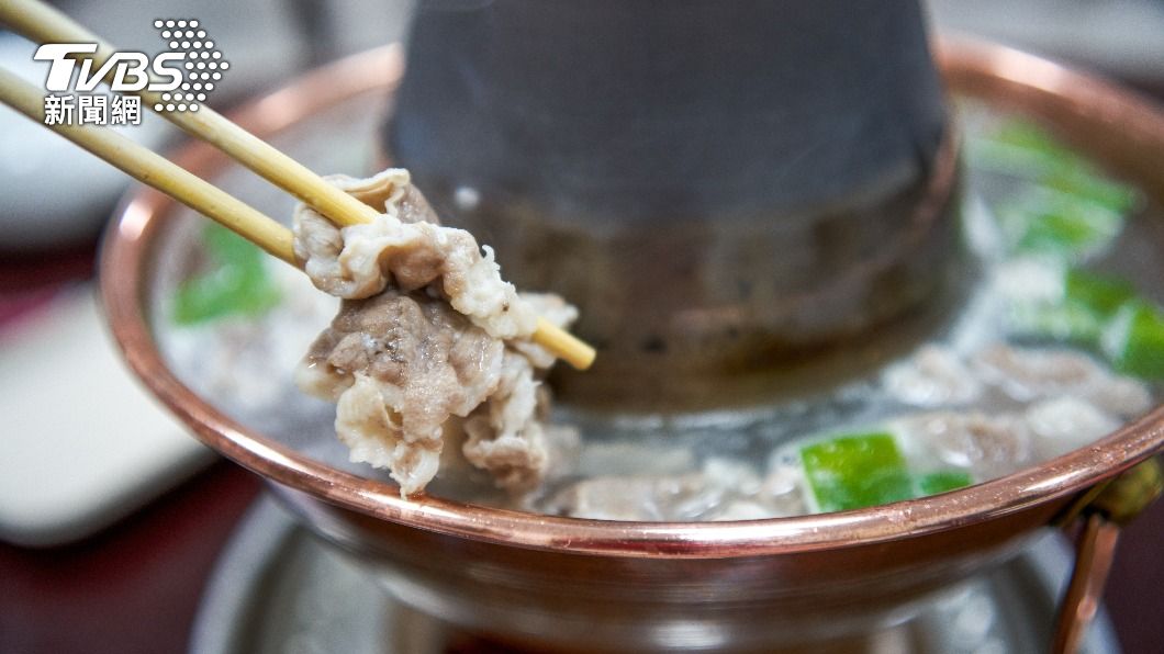 火鍋店「真的炸鍋」!老闆調監視器揪惡客1舉動瞬間噴炸