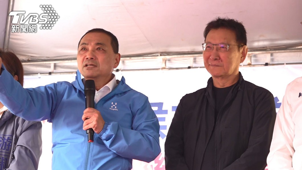 侯友宜、趙少康今日合體替藍小雞站台。(圖/TVBS)