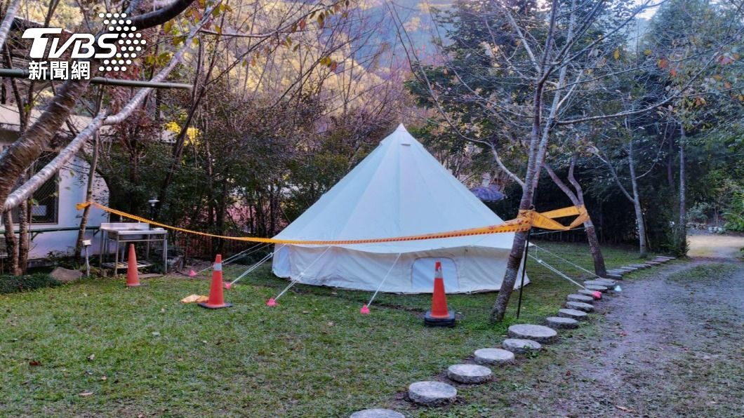 帳蓬內「燒炭取暖」單親媽中毒亡　雙胞胎姊妹仍不知